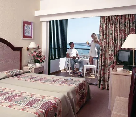 Sumba- Borneo Otel Cala Millor